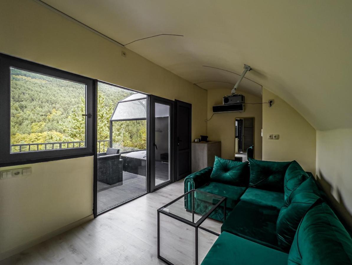 Glamping Georgia Krikhi Hotell Ambrolauri Exteriör bild