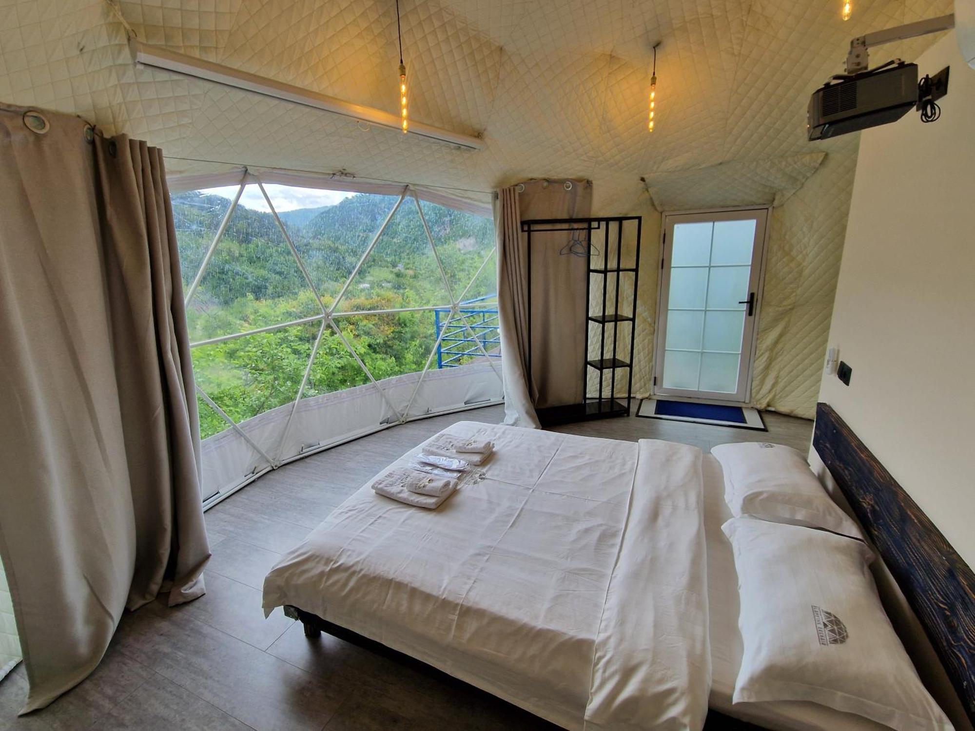 Glamping Georgia Krikhi Hotell Ambrolauri Exteriör bild