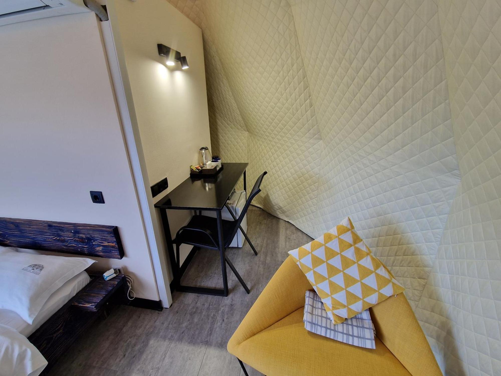 Glamping Georgia Krikhi Hotell Ambrolauri Exteriör bild