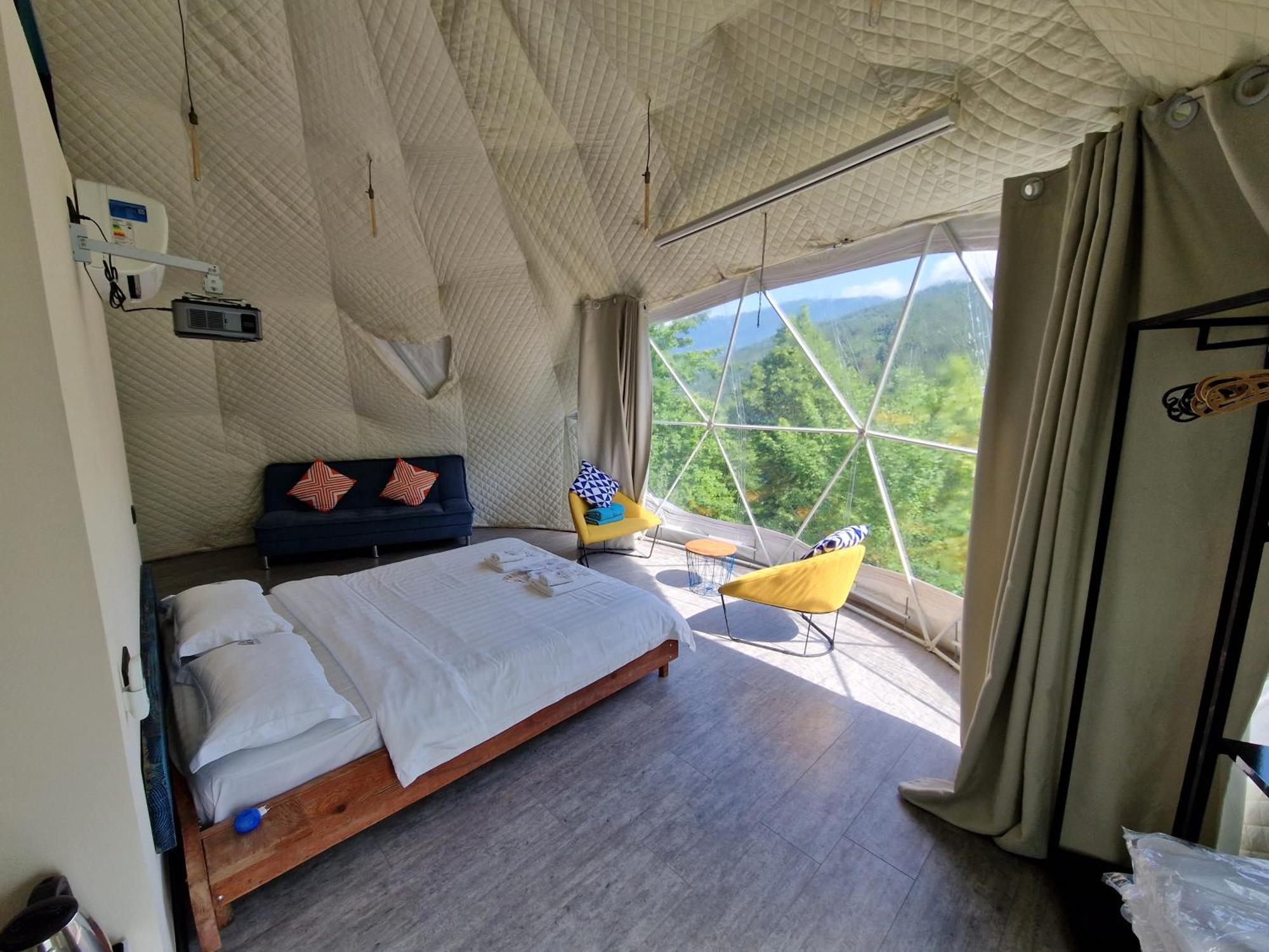 Glamping Georgia Krikhi Hotell Ambrolauri Exteriör bild
