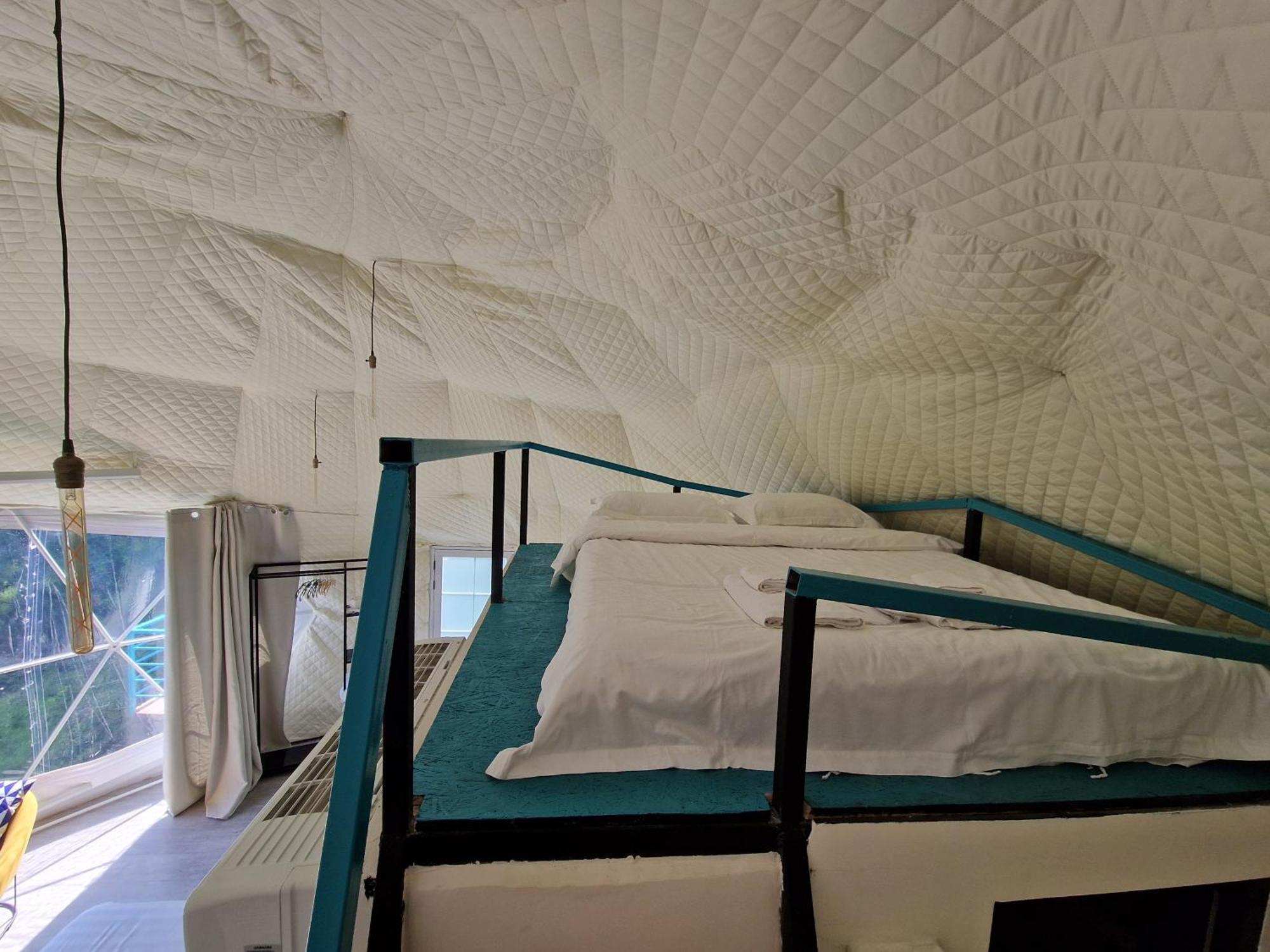 Glamping Georgia Krikhi Hotell Ambrolauri Exteriör bild
