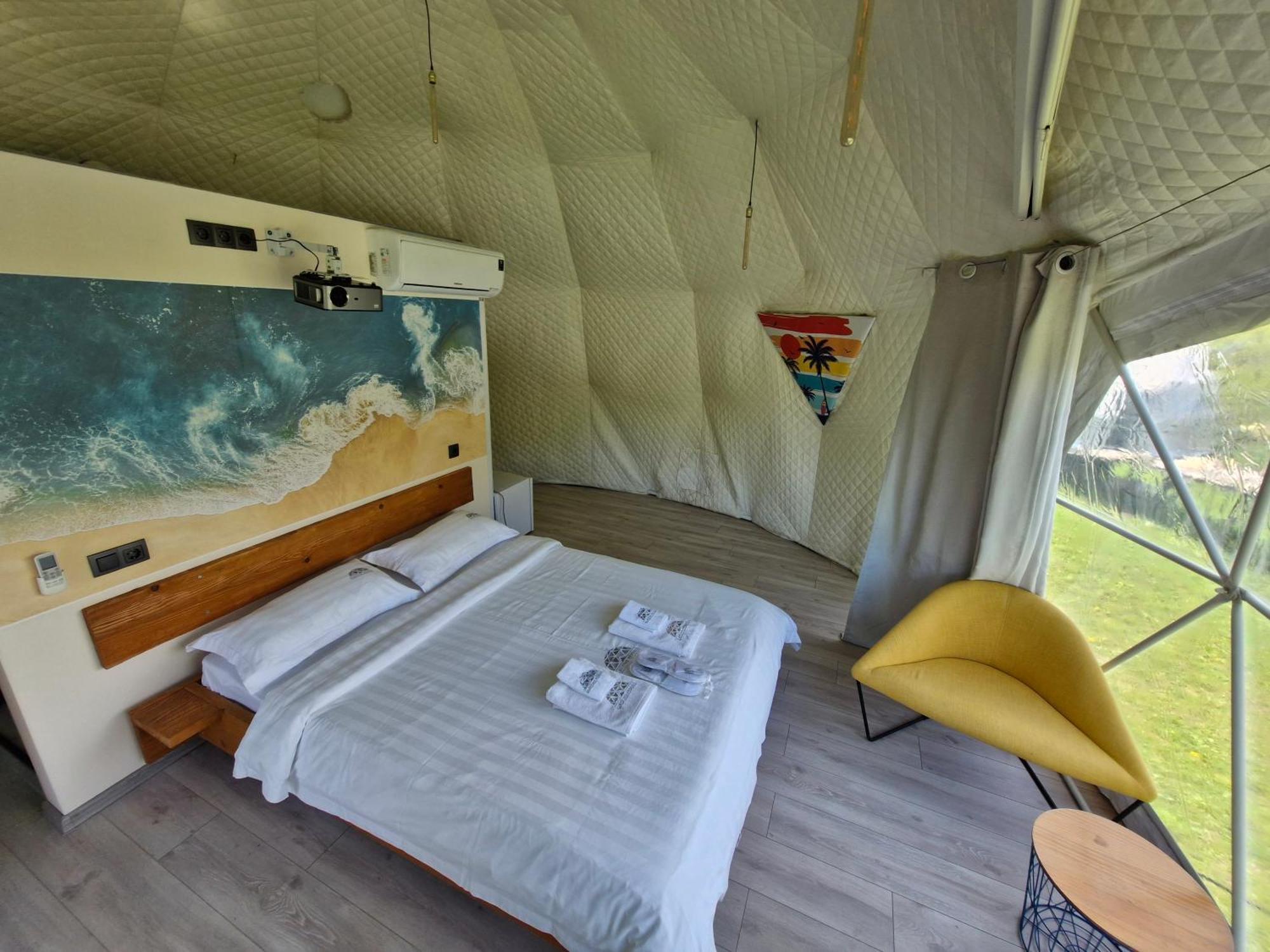 Glamping Georgia Krikhi Hotell Ambrolauri Rum bild