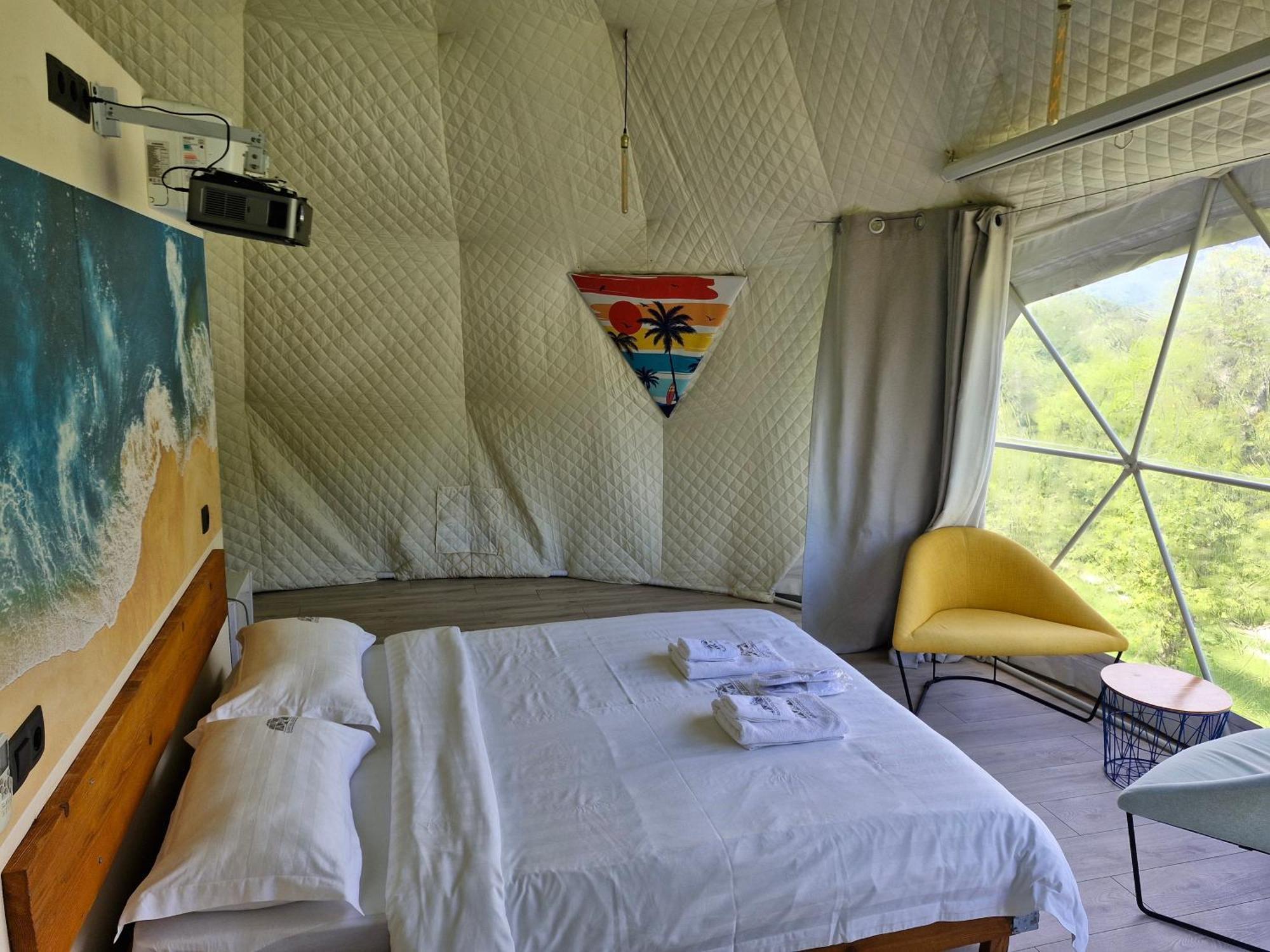Glamping Georgia Krikhi Hotell Ambrolauri Exteriör bild