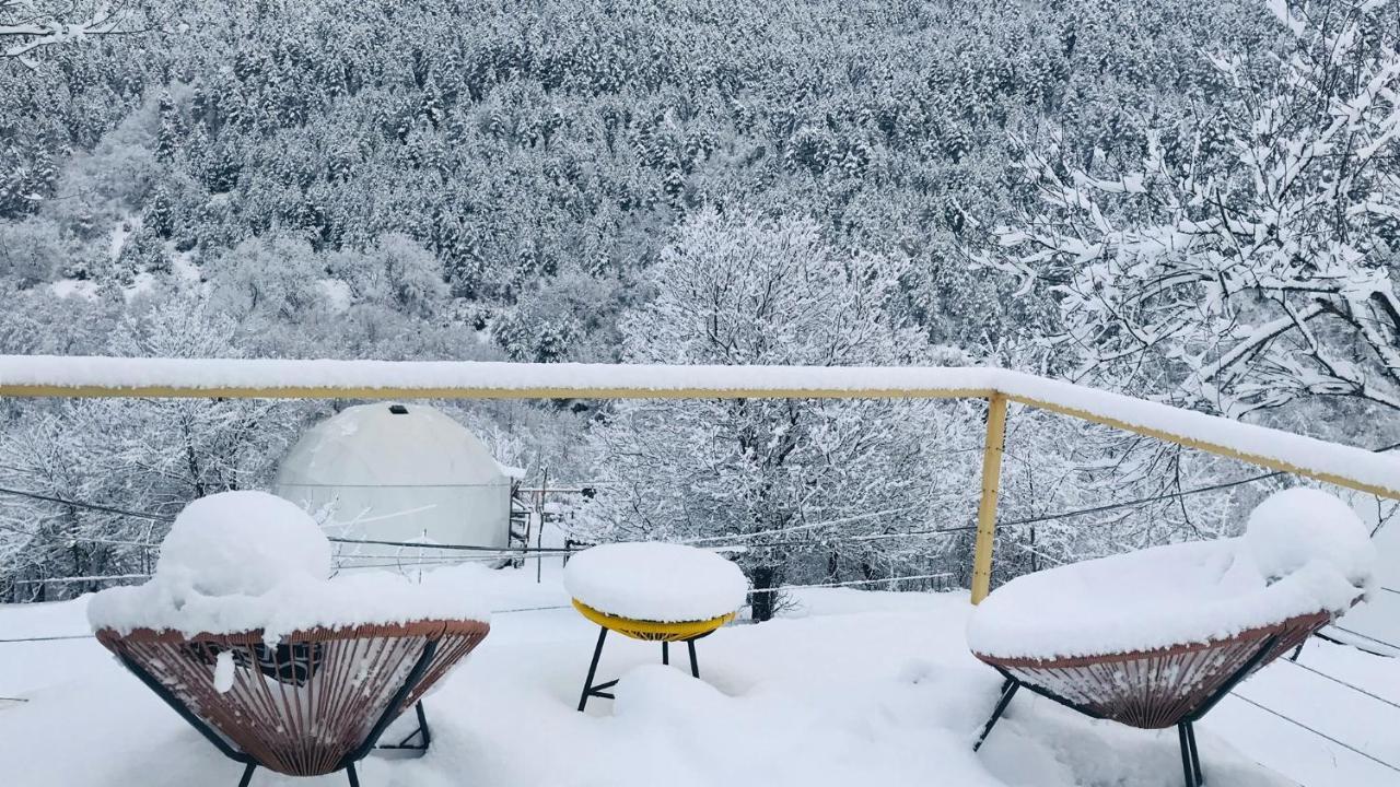Glamping Georgia Krikhi Hotell Ambrolauri Exteriör bild